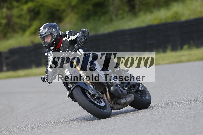 Archiv-2025/09 22.04.2025 Cornu Master School ADR/rot-rouge/12